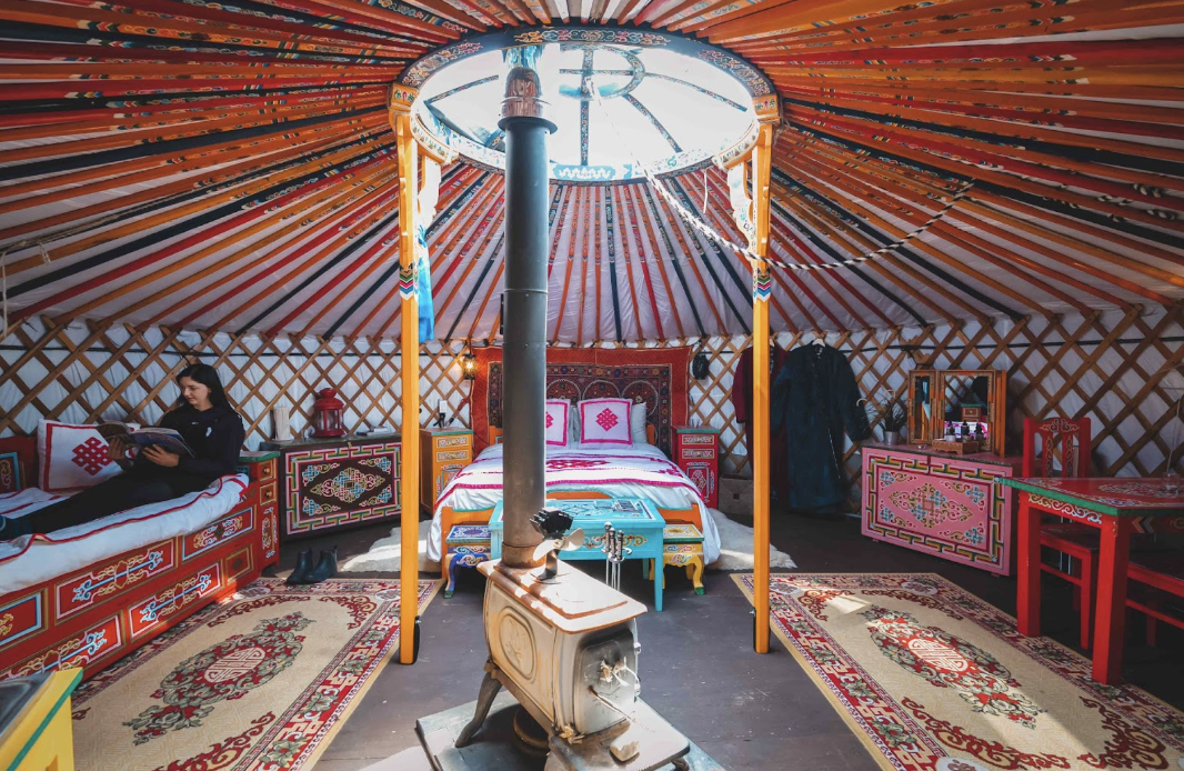 Khách du lịch sẽ được trải nghiệm sống trong lều yurt khi đến Mông Cổ. Ảnh: Groovy Yurts