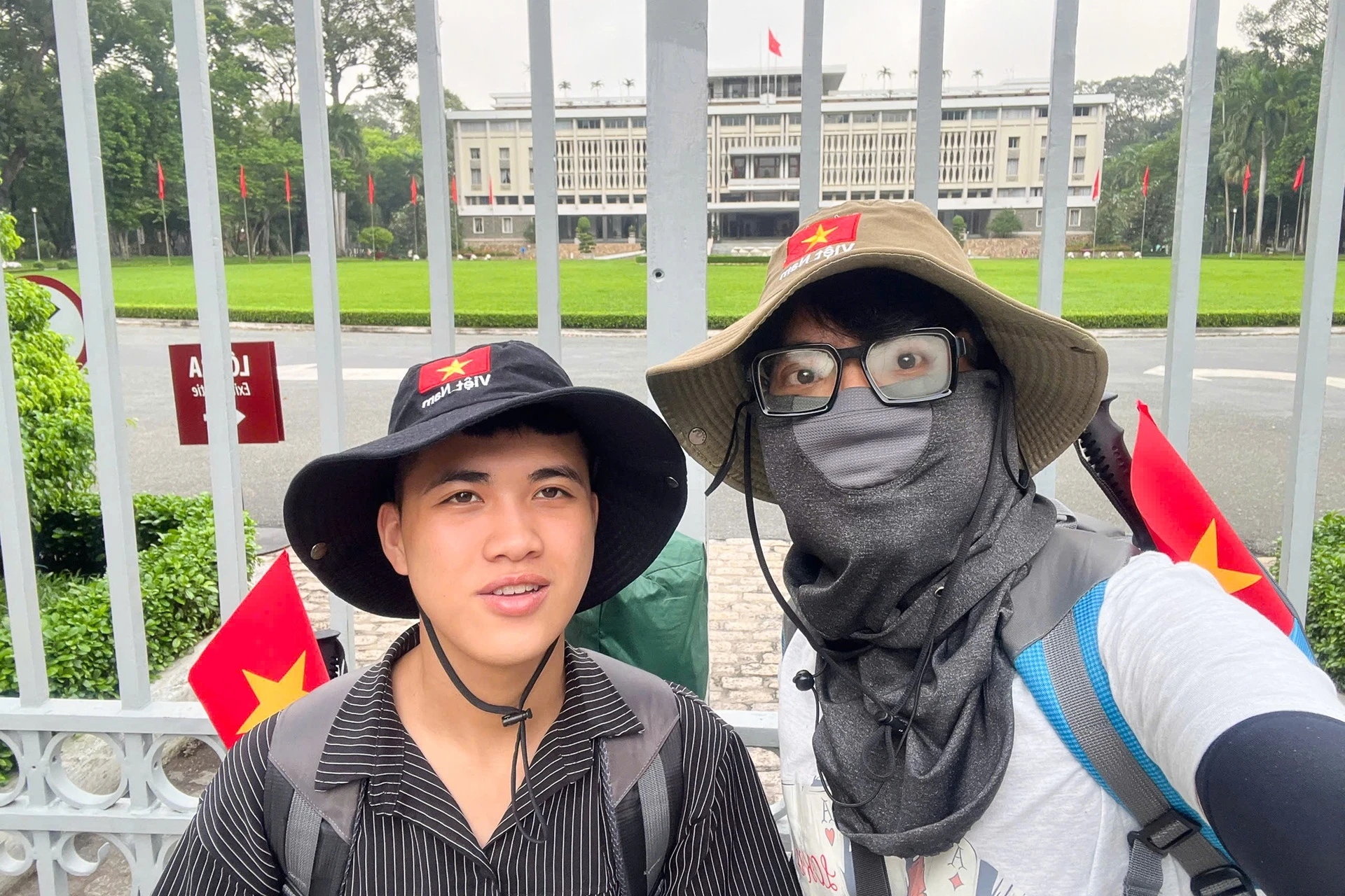 Di bo xuyen Viet anh 1